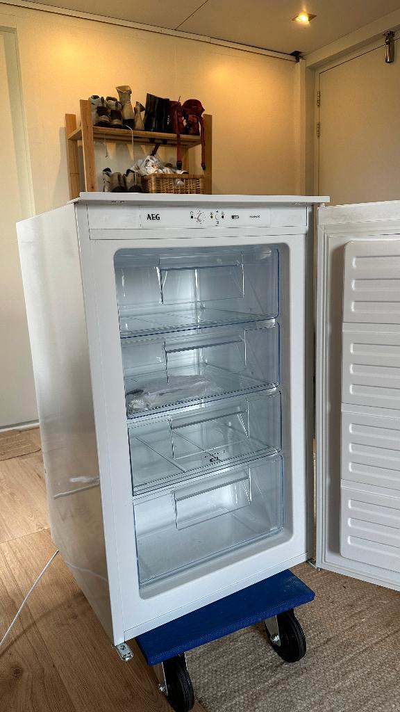 AEG Vriezer NAB6L88ES 98L – paar mnd oud - Fabrieksgarantie, Witgoed en Apparatuur, Vriezers en Diepvrieskisten, Zo goed als nieuw