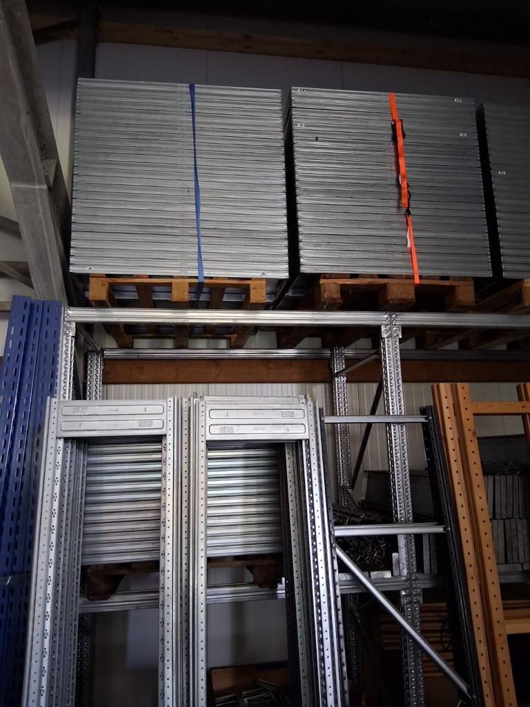 Bito stelling kasten, Ophalen, Deurkozijn, 225 cm of meer, Zo goed als nieuw