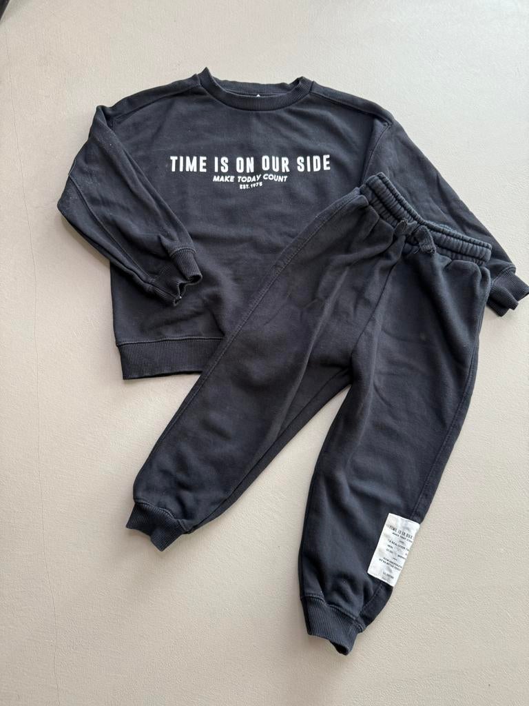 Zara joggingpak maat 110 als nieuw, Ophalen of Verzenden, Zo goed als nieuw, Jongen, Setje