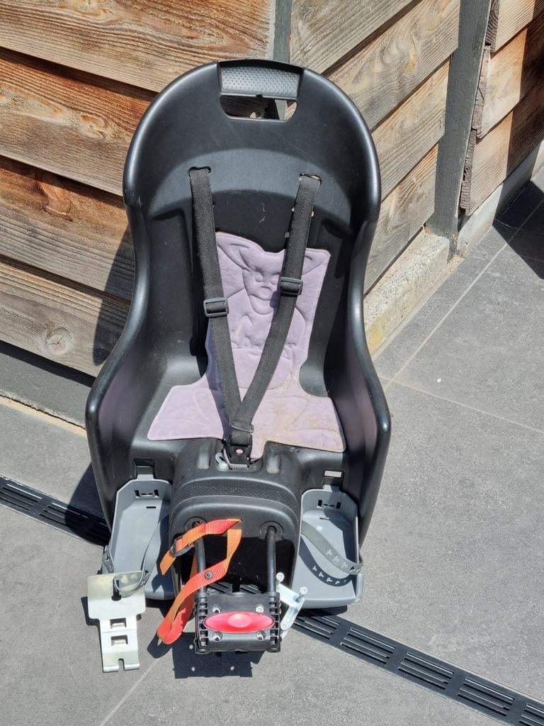 Kinderfietsstoeltje voor achterop, Ophalen