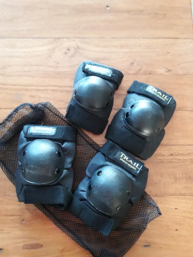 Knie- en elleboogbeschermers (in orginele verpakking), Ophalen of Verzenden, Zo goed als nieuw, Bescherming