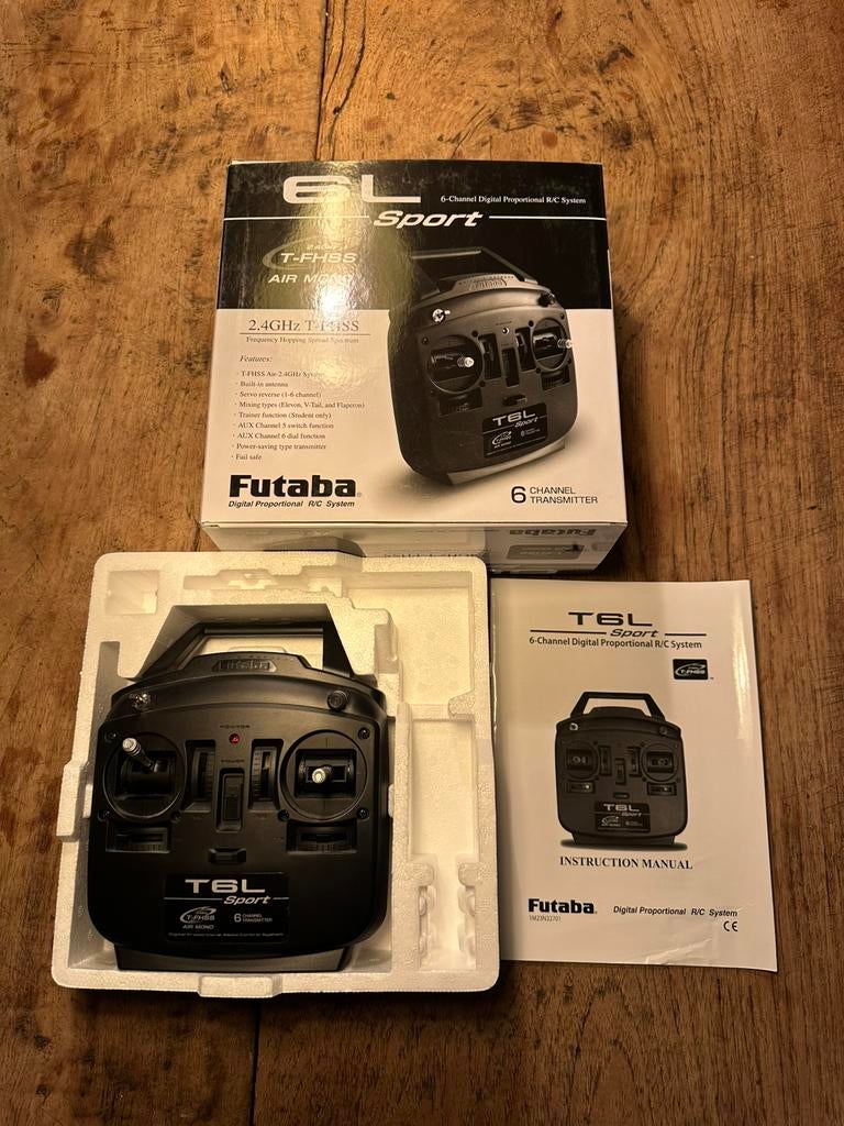 Futaba 6L Sport 6-kanaals zender & R3106GF ontvanger, Ophalen of Verzenden, Zo goed als nieuw