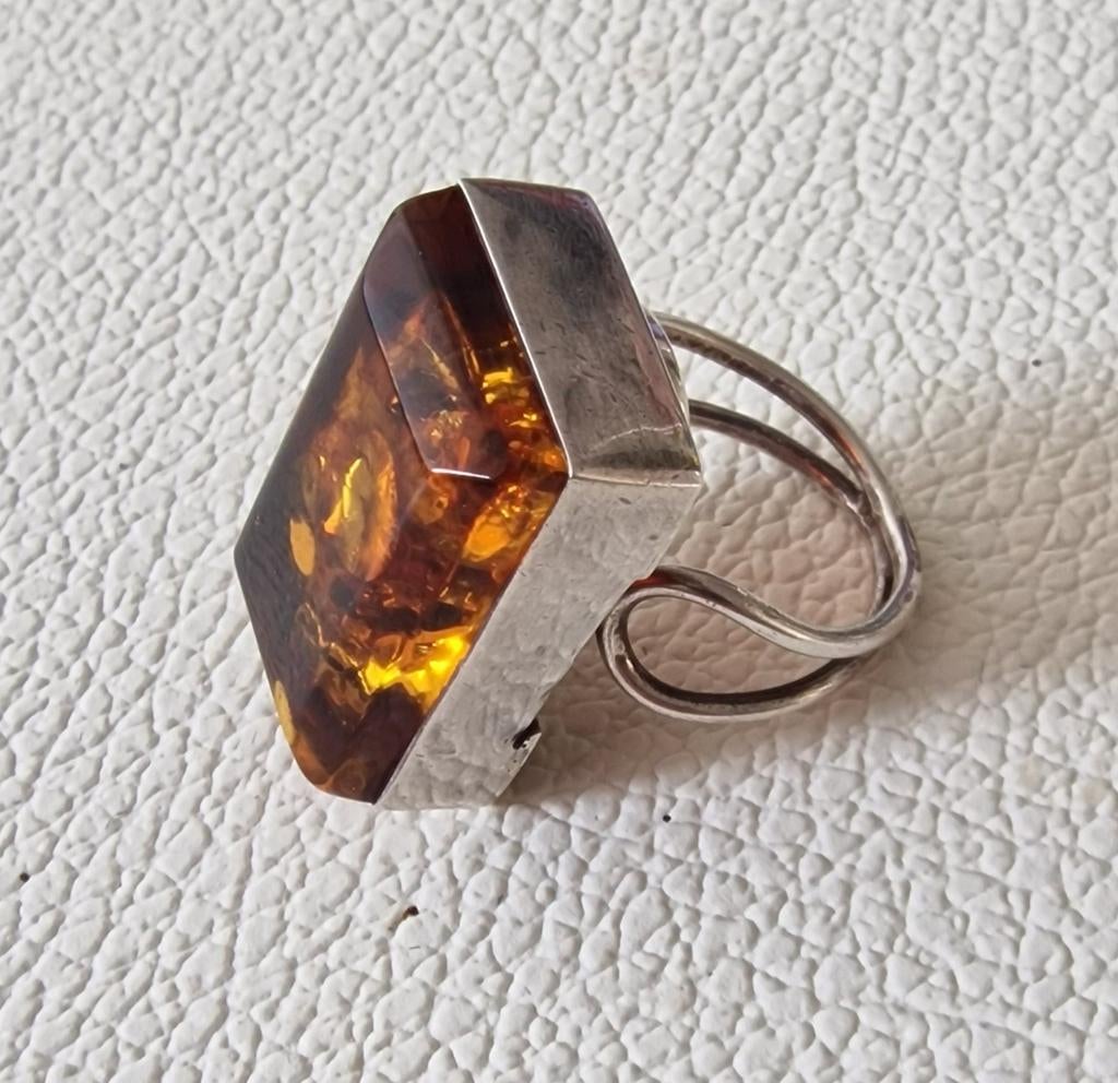Facetgeslepen amber barnsteen, ring 925 zilver, Ophalen of Verzenden, Zilver, Met edelsteen