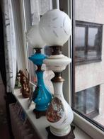 Set van 2 antieke olielampen: blauw en wit met decor, Antiek en Kunst, Ophalen