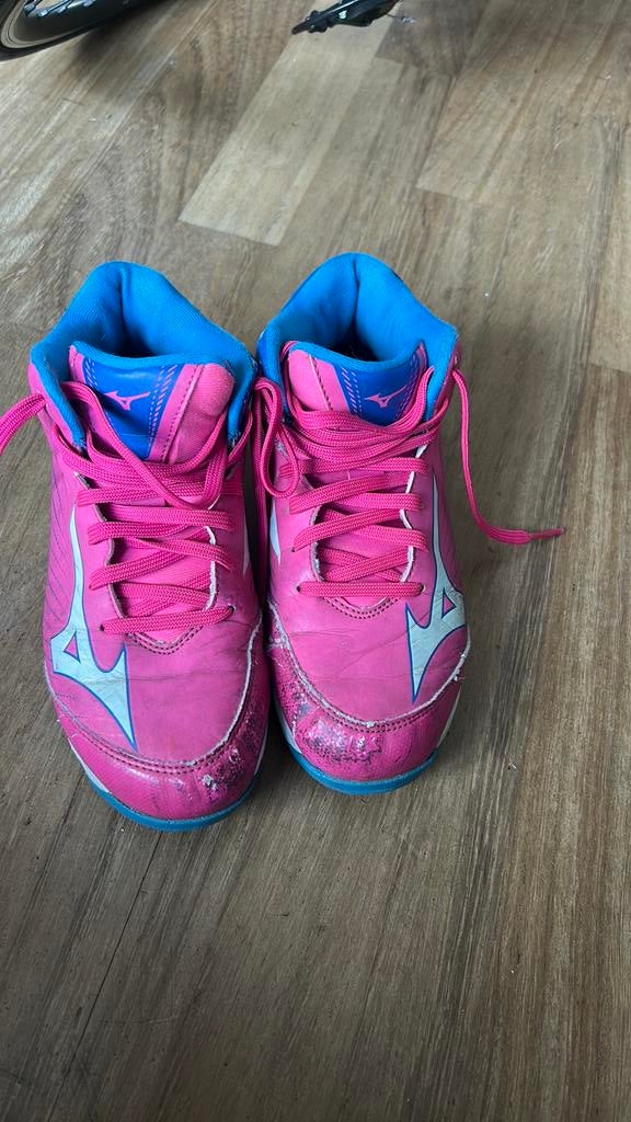 Mizuni korfbal veld schoenen maat 37, Ophalen of Verzenden, Gebruikt, Schoenen