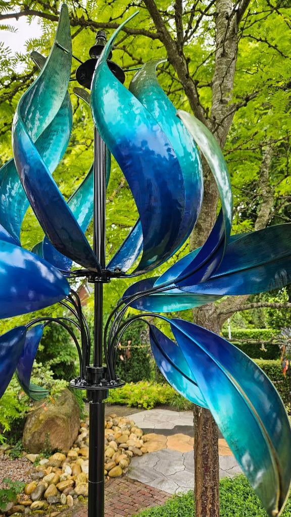 WINDMOLEN / IRIS / TUINSTEKER / tuinbeeld / windspinner, Huis en tuin decoratie Marie, Nieuw, Info@huisentuindecoratiemarie.nl