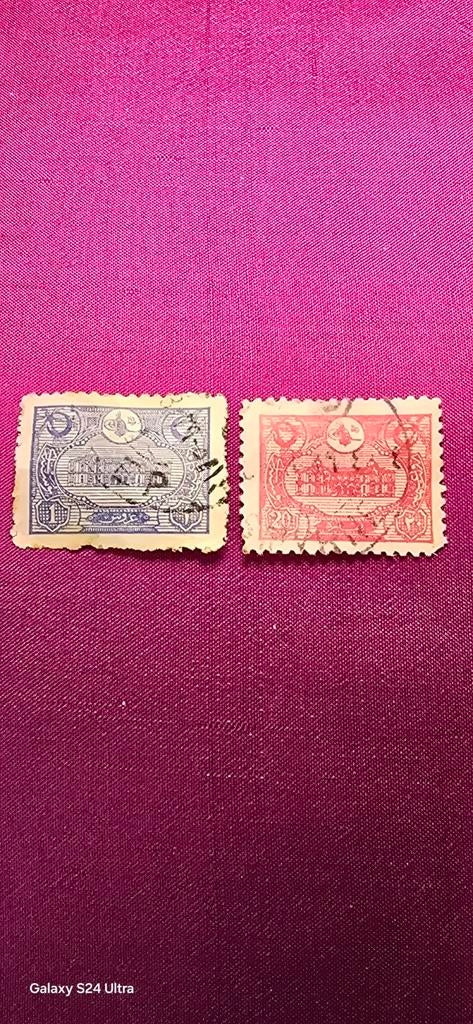 Oude postzegels: Blauw en Rood exemplaar, Ophalen of Verzenden