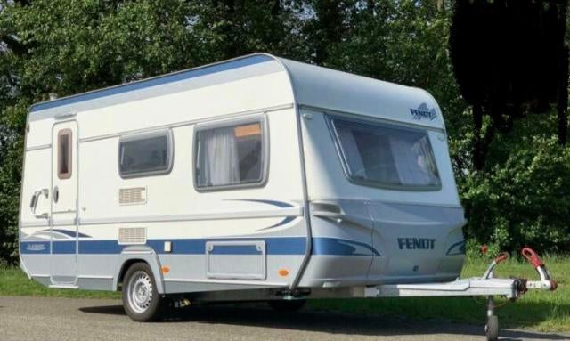 Fendt Saphir 450 QB met Dorema voortent, fietsenrek en mover, Caravans en Kamperen, Caravans, Mover, Treinzit, Dwarsbed, Particulier