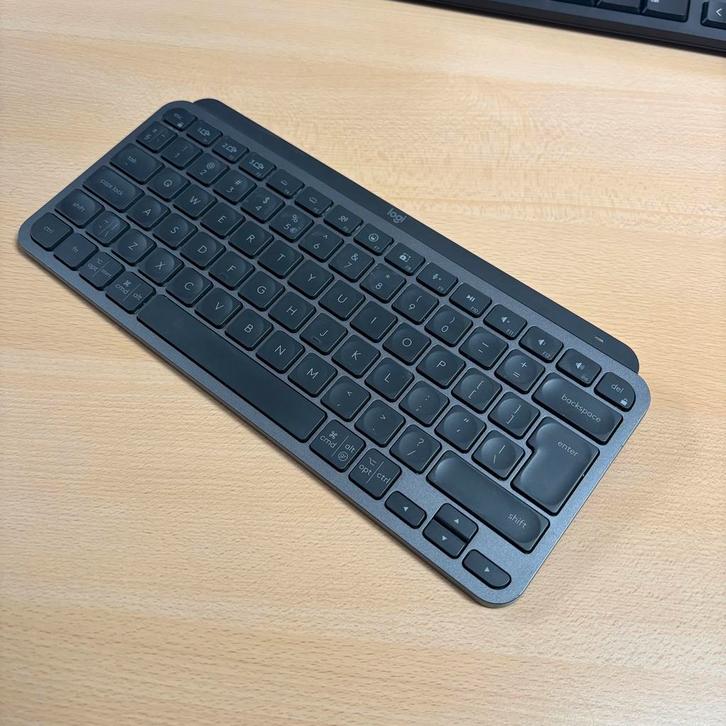 Logitech MX Keys Mini - Grijs, Computers en Software, Toetsenborden, Zo goed als nieuw, Qwerty, Draadloos, Multimediatoetsen, Ophalen of Verzenden