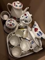 Wit servies met bloemmotief boerenbond, Gebruikt, Keramiek, Ophalen of Verzenden, Overige stijlen