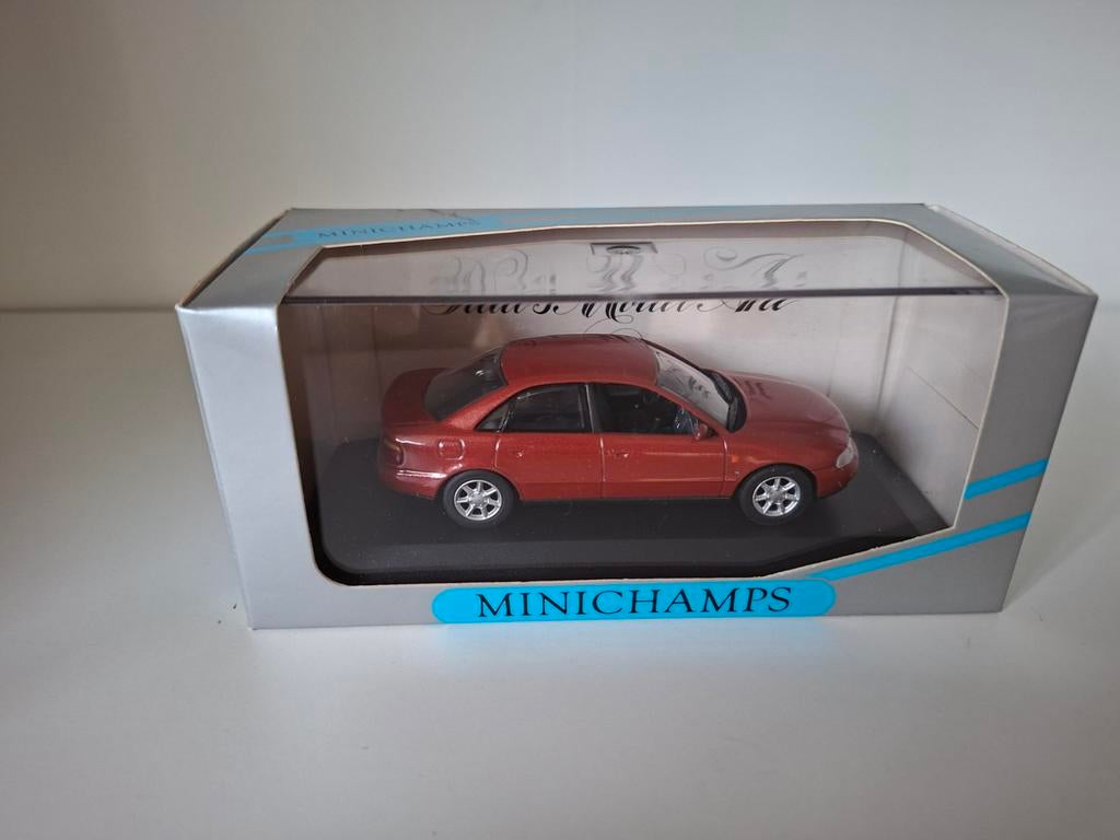 Audi A4 sedan minichamps, Hobby en Vrije tijd, Modelauto's | 1:43, Ophalen of Verzenden, Zo goed als nieuw, Auto, MiniChamps