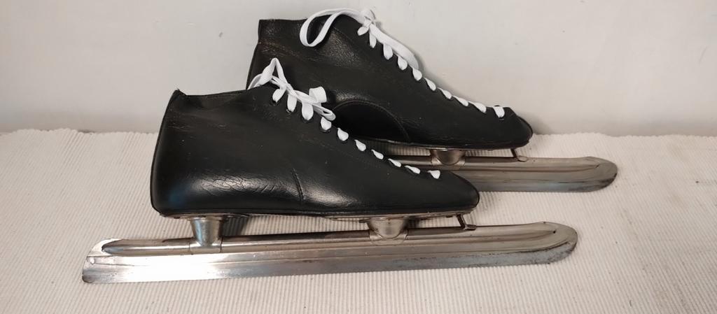 S554 Ving Lage Noren maat 41, geslepen., Sport en Fitness, Schaatsen, Overige merken, Gebruikt, Norway, Geen