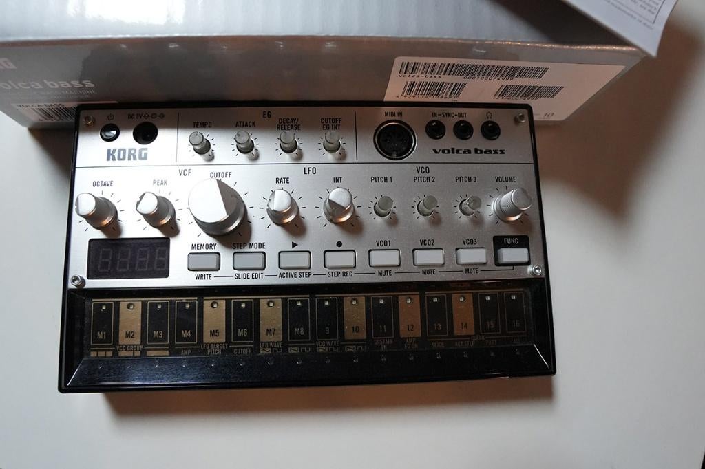 Korg Volca Bass, Muziek en Instrumenten, Synthesizers, Ophalen of Verzenden, Zo goed als nieuw, Overige aantallen, Overige merken