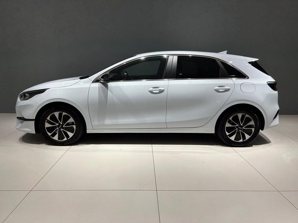 KIA Ceed 1.0 T-GDi 100pk Design Edition, 12 maanden, Gebruikt, Leder en Stof, Wit