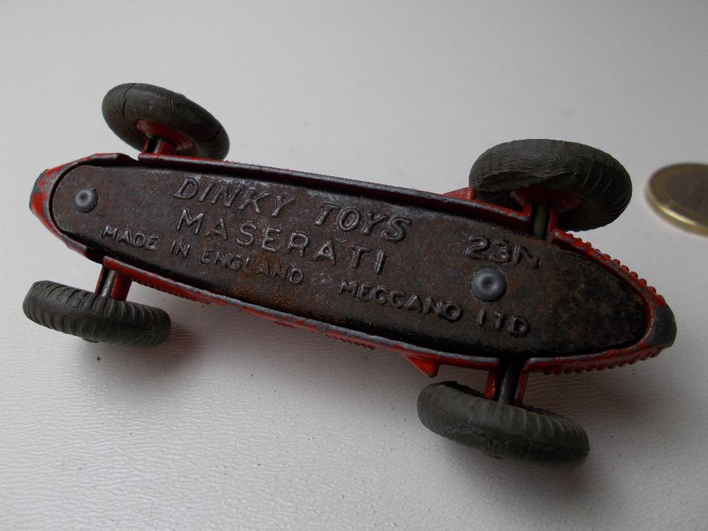 1953 Dinky Toys 23N MASERATI FORMULE 1 RACING CAR. (-B-) RED, Ophalen of Verzenden, Gebruikt, Auto, Dinky Toys