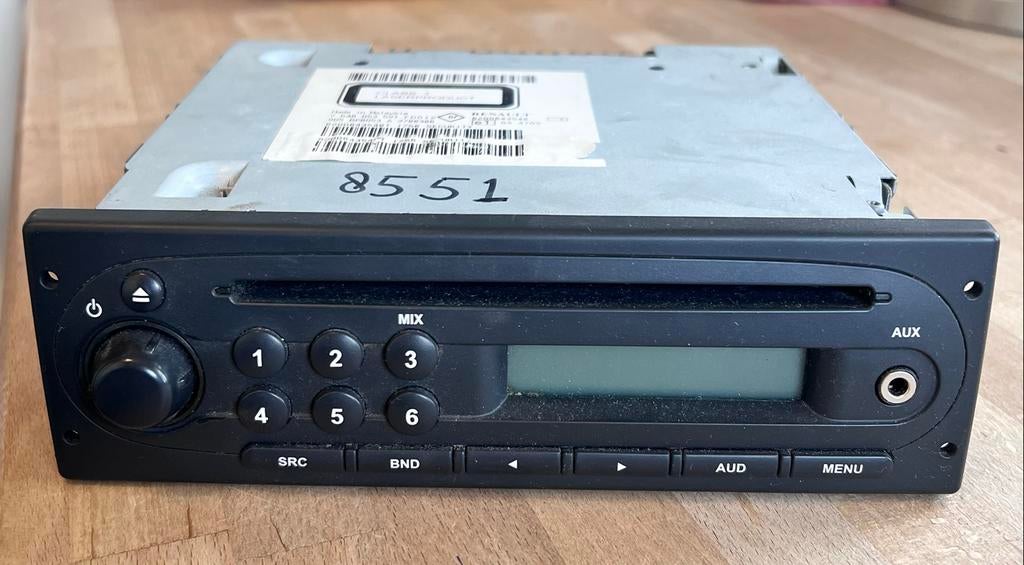 Renault Autoradio CD Speler met AUX, Auto diversen, Autoradio's, Ophalen of Verzenden, Gebruikt