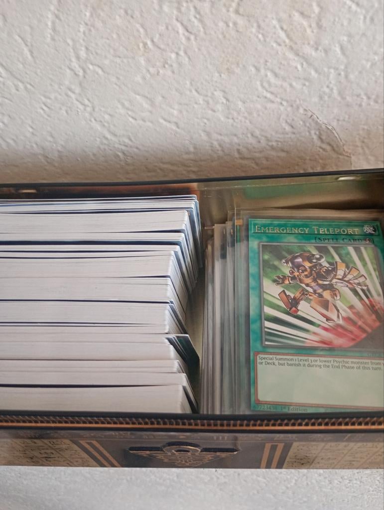 Tin vol met yugioh kaarten, Hobby en Vrije tijd, Verzamelkaartspellen | Yu-gi-Oh!, Ophalen of Verzenden, Nieuw, Meerdere kaarten