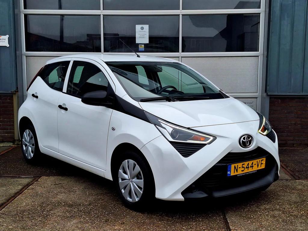 Toyota Aygo 1.0 VVT-i x-fun, € 7.745,00, Stof, Gebruikt, 4 stoelen, Wit