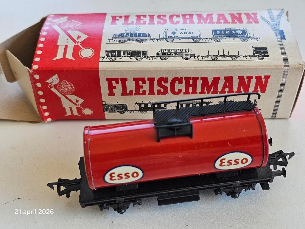 Modeltrein H0 Fleischmann 5030 esso rode ketelwagen , wagon, Gebruikt, Gelijkstroom, Fleischmann, Wagon
