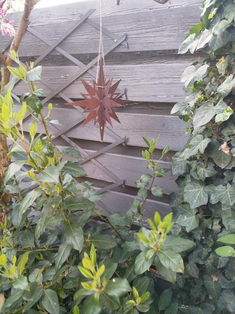 3 Mooie ijzeren tuin hangers, Ophalen