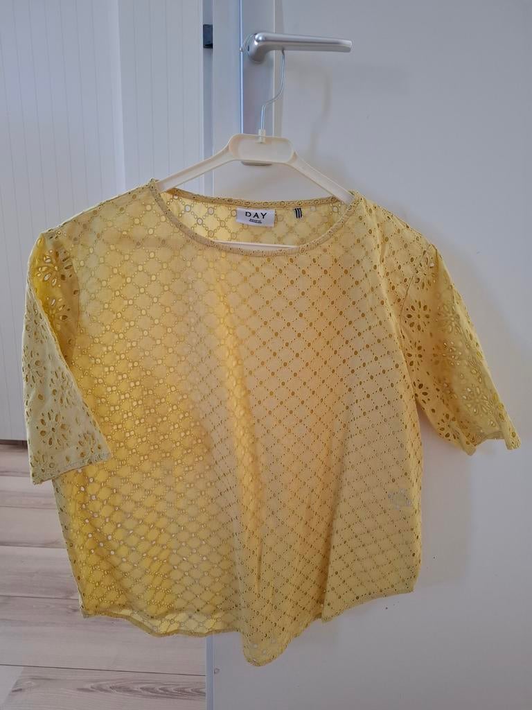DAY Birger et Mikkelsen Gele Broderie Anglaise Top maat 36, Kleding | Dames, Maat 38/40 (M), Geel, Ophalen of Verzenden, Zo goed als nieuw