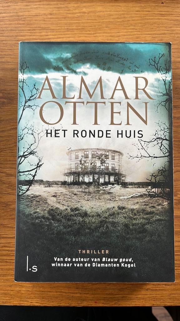 Het ronde huis van Almar Otten, Boeken, Thrillers, Zo goed als nieuw, Nederland, Ophalen of Verzenden