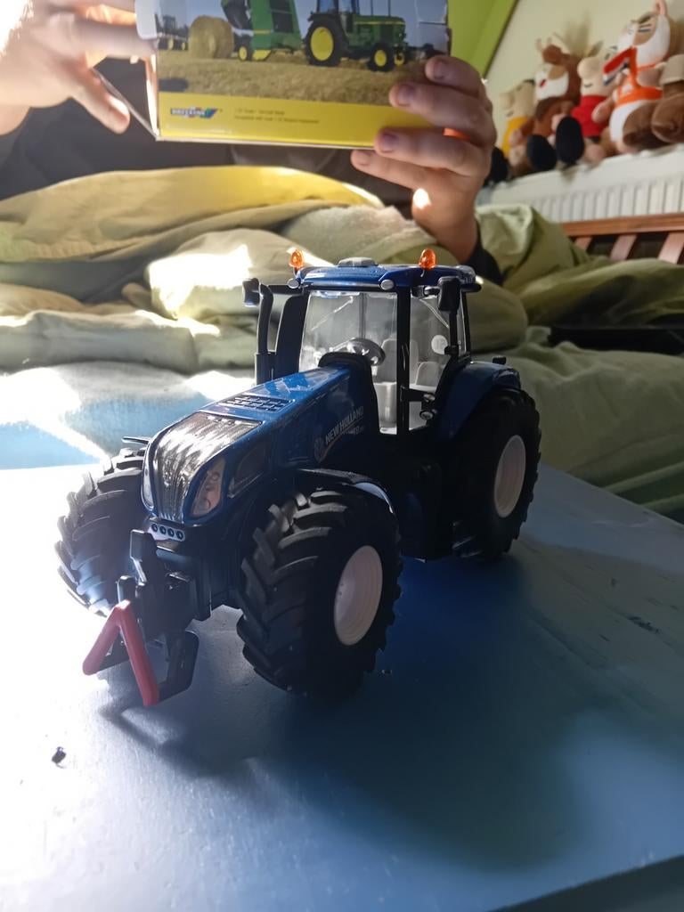 New Holland T8.390 speelgoedtractor - Zo goed als nieuw, Ophalen, Zo goed als nieuw