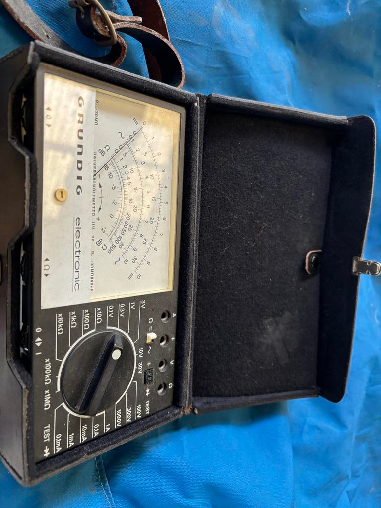 Vintage Grundig Electronic Universele Voltmeter UV 30, Antiek en Kunst, Ophalen of Verzenden