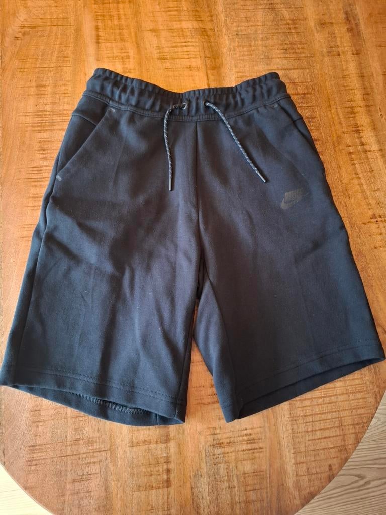 Nike Tech Fleece Shorts Zwart - Maat XL (158-170 CM), Ophalen, Zwart, Nike, Overige maten