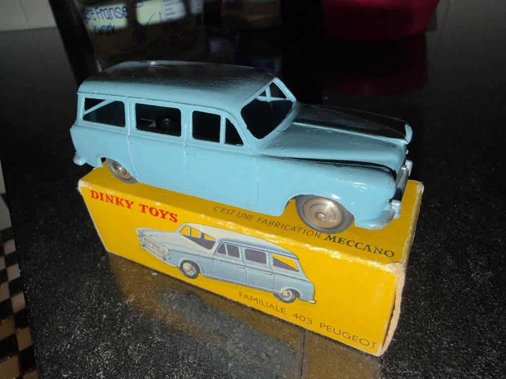 Dinky Toys Peugeot 403 Familiale - Nieuw met doos, Overige merken, Auto, G, Nieuw