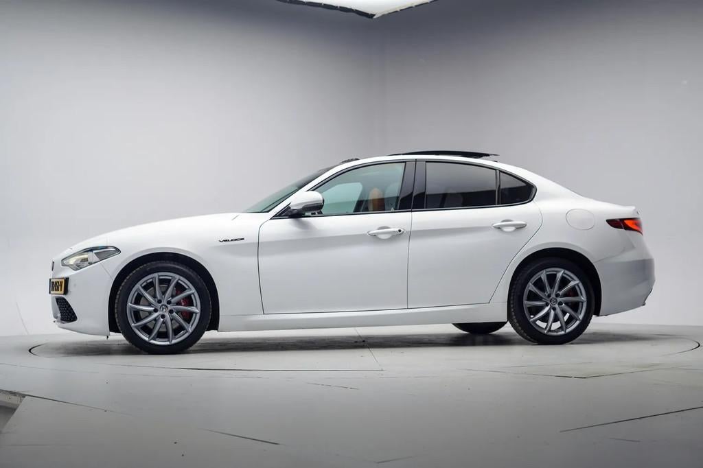 Alfa Romeo Giulia 2.0 T AWD 280pk Veloce Aut. [ Panorama Led, Auto's, Alfa Romeo, Automaat, 745 kg, 4 cilinders, 1505 kg