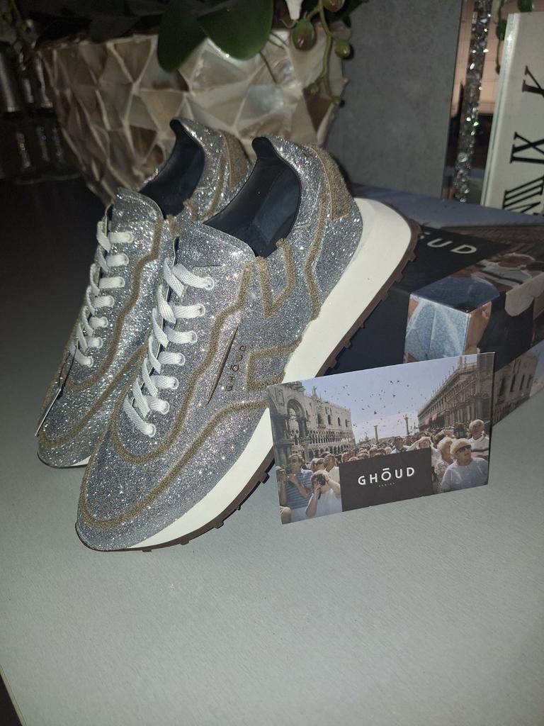 Nieuwe GHOUD Sneakers schoenen maat 42 zilver glitters, Kleding | Dames, Schoenen, Overige kleuren, Nieuw, Ophalen of Verzenden