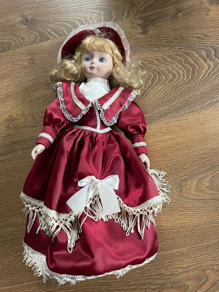 Porseleinen pop, Ophalen of Verzenden, Zo goed als nieuw, Pop