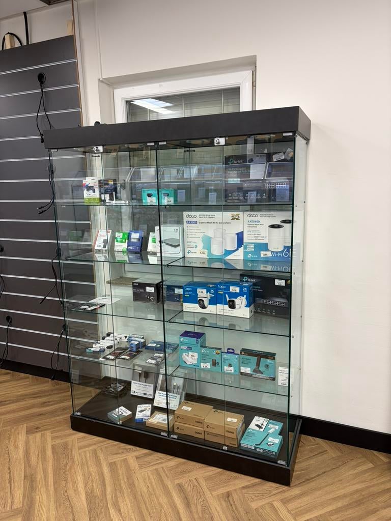 Vitrine kast 140x190x46 met slootjes en 4 spotjes, Ophalen, Zo goed als nieuw, 25 tot 50 cm, 50 tot 100 cm