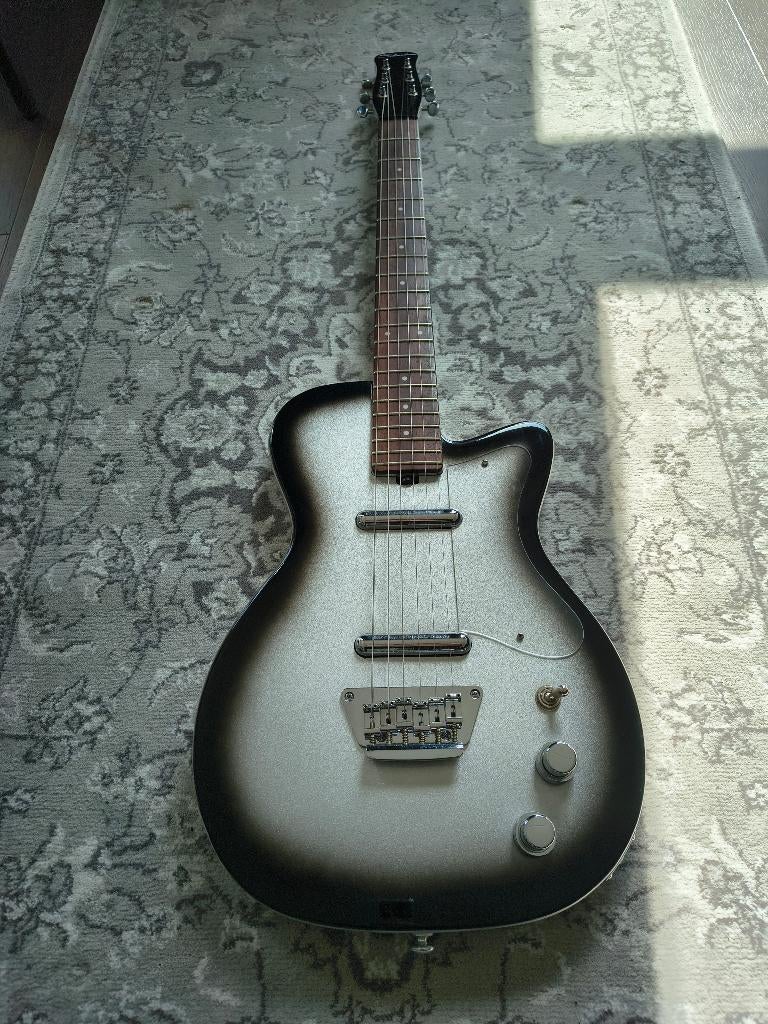 gitaar silvertone reissue danelectro dano 1303/u2 silver, Ophalen of Verzenden, Gebruikt, Solid body, Overige merken