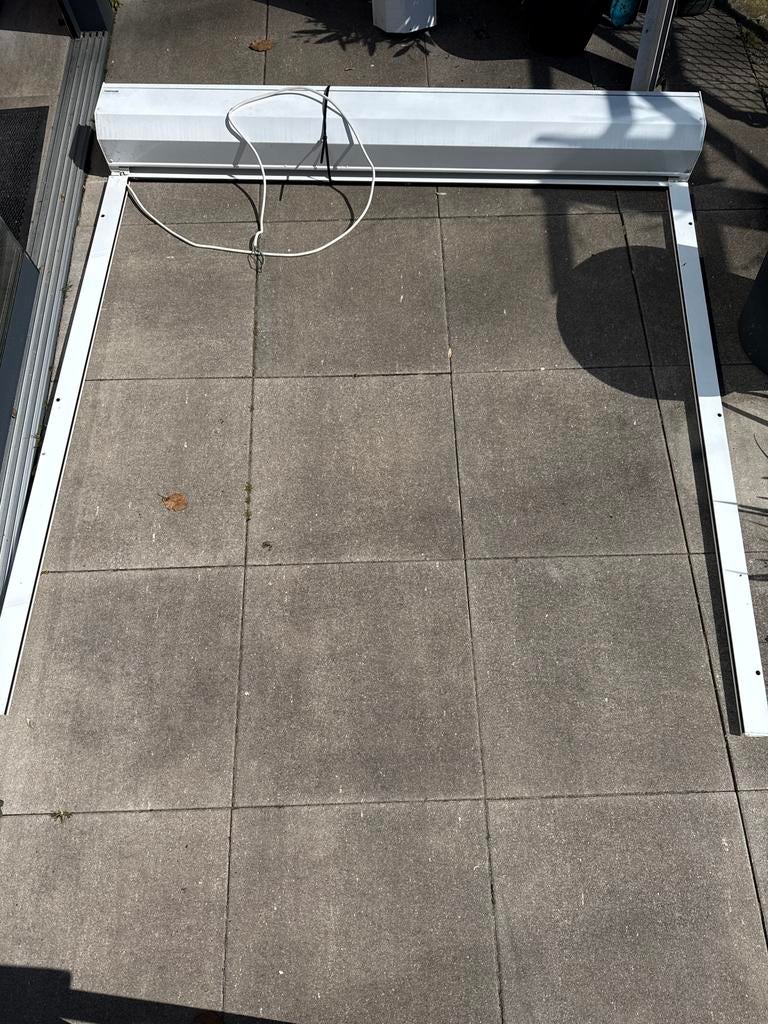 Elektrisch bediend rolluik - Heroal - 162x150 cm, Doe-het-zelf en Verbouw, Rolluiken, Ophalen, Gebruikt, Wit, 150 tot 200 cm