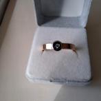 14 karaat gouden ring met briljantje, 18 tot 19, Ophalen of Verzenden, Zo goed als nieuw, Met edelsteen