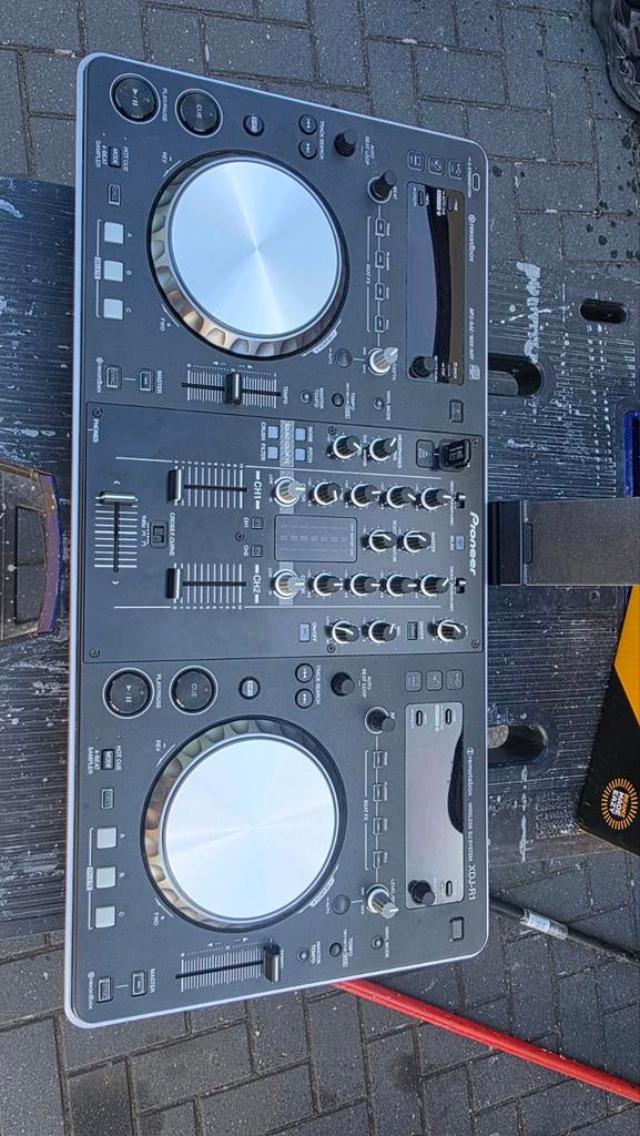 Pioneer XDJ-R1 DJ-controller - Zo goed als nieuw, Muziek en Instrumenten, Dj-sets en Draaitafels, Ophalen of Verzenden