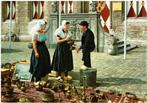 Ansichtkaart klederdracht Middelburg, Ophalen of Verzenden, 1980 tot heden, Gelopen, Klederdracht