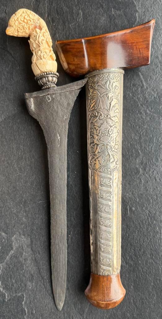 Sumatraanse Bugis Kris Keris met Potvis ivoren Greep, Antiek en Kunst, Kunst | Niet-Westerse kunst, Ophalen of Verzenden