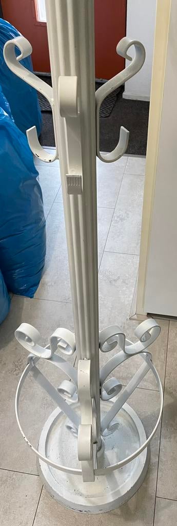 Kledinghanger ijzeren die nogsteeds in uitstekende te koop, Ophalen, Gebruikt, Metaal, Kinderen en Volwassenen