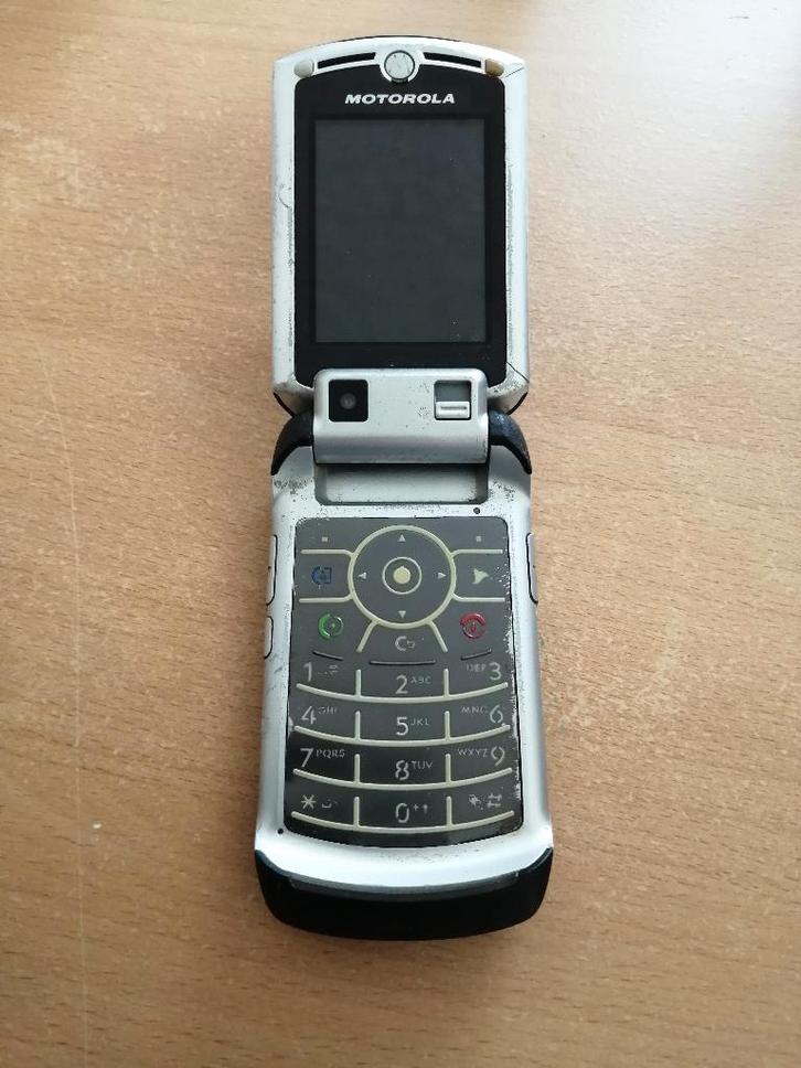 MOET NU WEG!!! ZELDZAME MOTOROLA RAZR V3x MOBIELE KLAP GSM, Telecommunicatie, Mobiele telefoons | Hoesjes en Frontjes | Overige merken