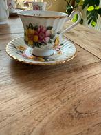Vintage Paragon The Queen's China the 'Wild Rose' theekopje, Ophalen of Verzenden