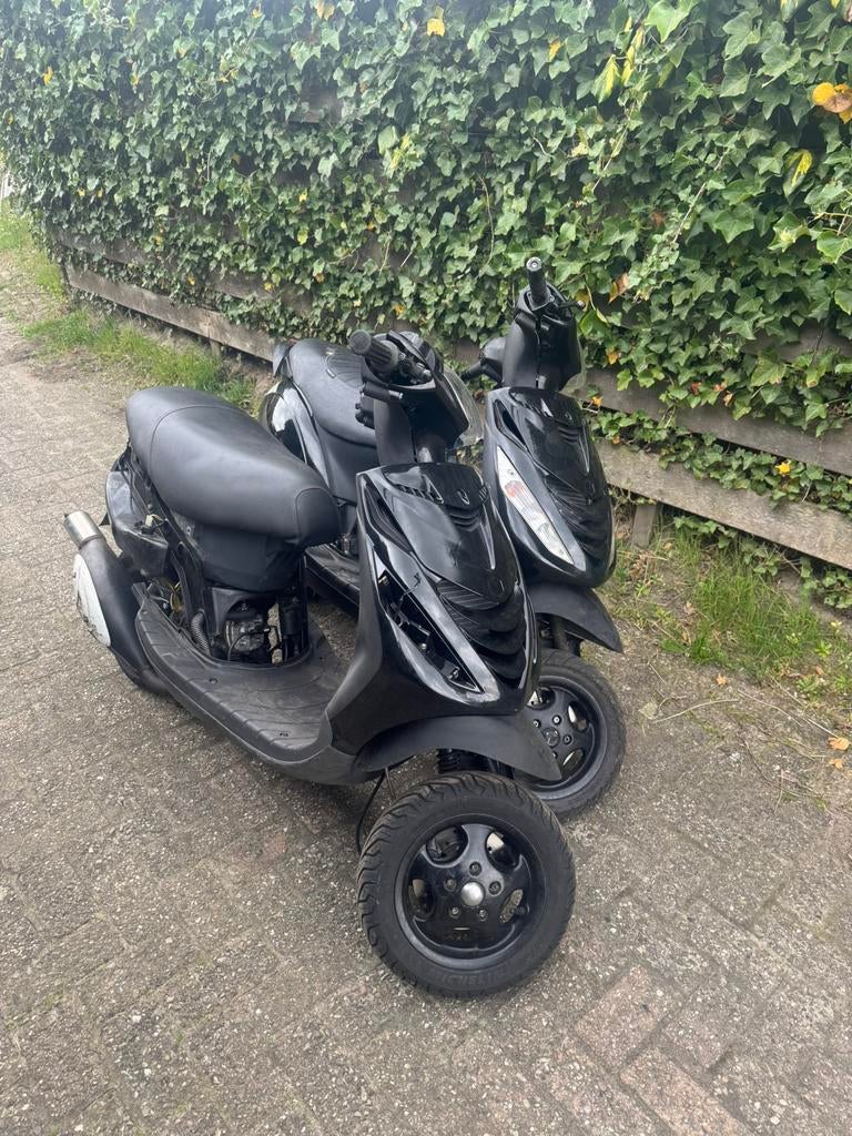 2x piaggio zip sp h2o *LEES BESCHRIJVING AUB*