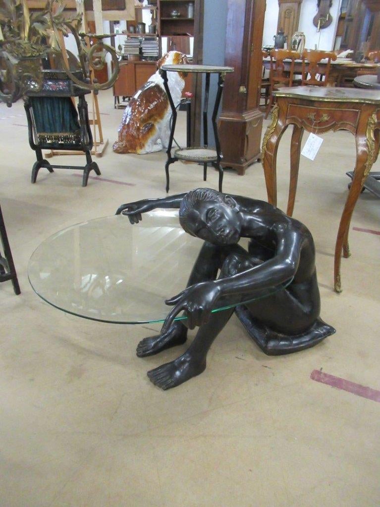 Oer 11360 salontafel vintage bronzen figuur met glasplaat, Huis en Inrichting, Tafels | Salontafels, Ophalen, Gebruikt, 50 tot 100 cm