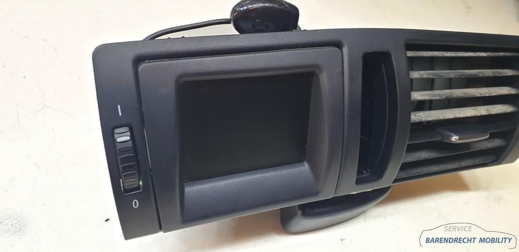 VDO Navigatiescherm BMW 1 serie E87 Siemens VDO luchtrooster, Petuelring 130
80788  Munich, DE, Gebruikt, Info@bmw.de, Ophalen of Verzenden