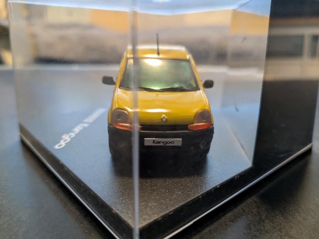 Renault Kangoo modelauto geel, Ophalen