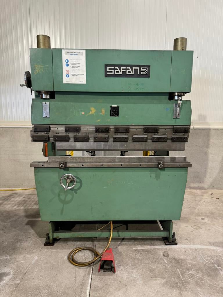 SAFAN kantbank 1600mm x 25ton, Ophalen, Zo goed als nieuw