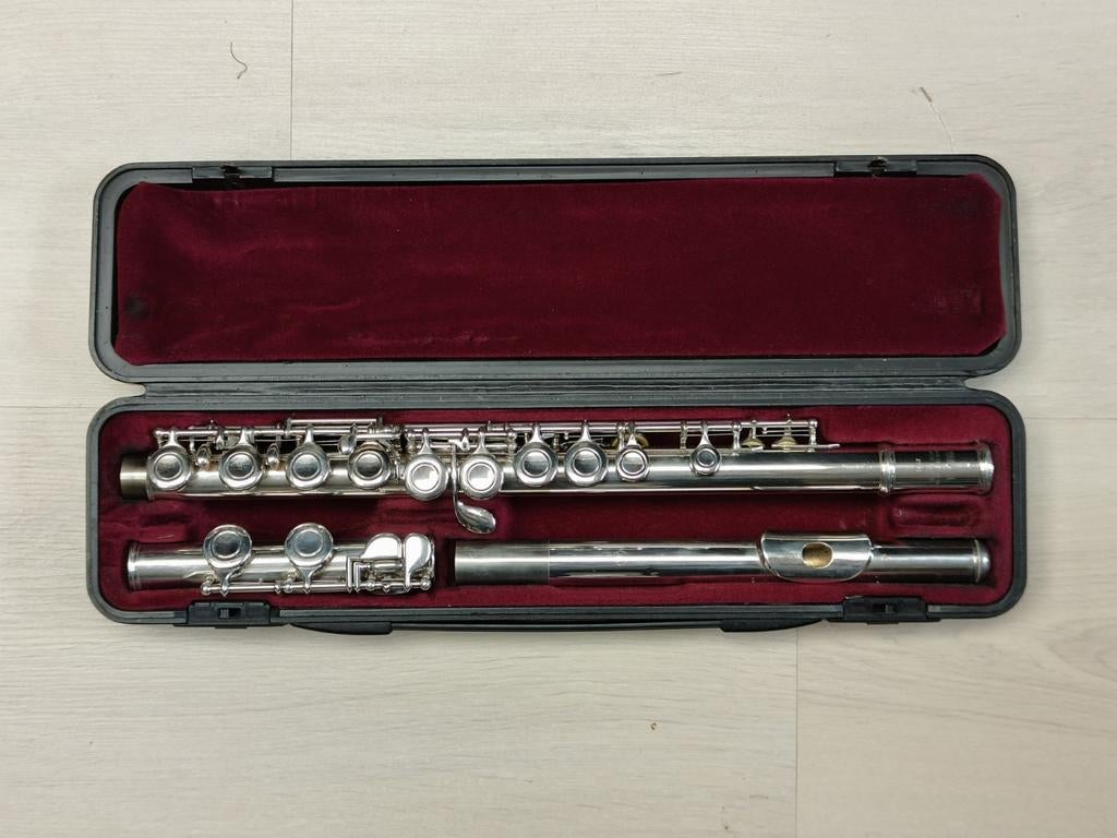 Yamaha 211SII Dwarsfluit - Speelklaar met koffer, Ophalen of Verzenden, Gebruikt, Dwarsfluit, Met koffer of tas