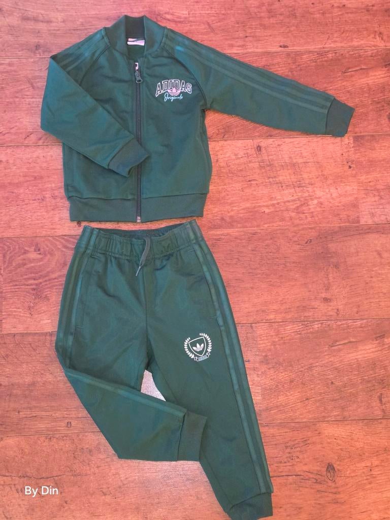 Adidas pak maat 104, Ophalen of Verzenden, Zo goed als nieuw, Jongen of Meisje